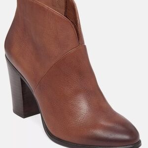 Vince Camuto Franell Cognac Heeled Boots Sz 7.5